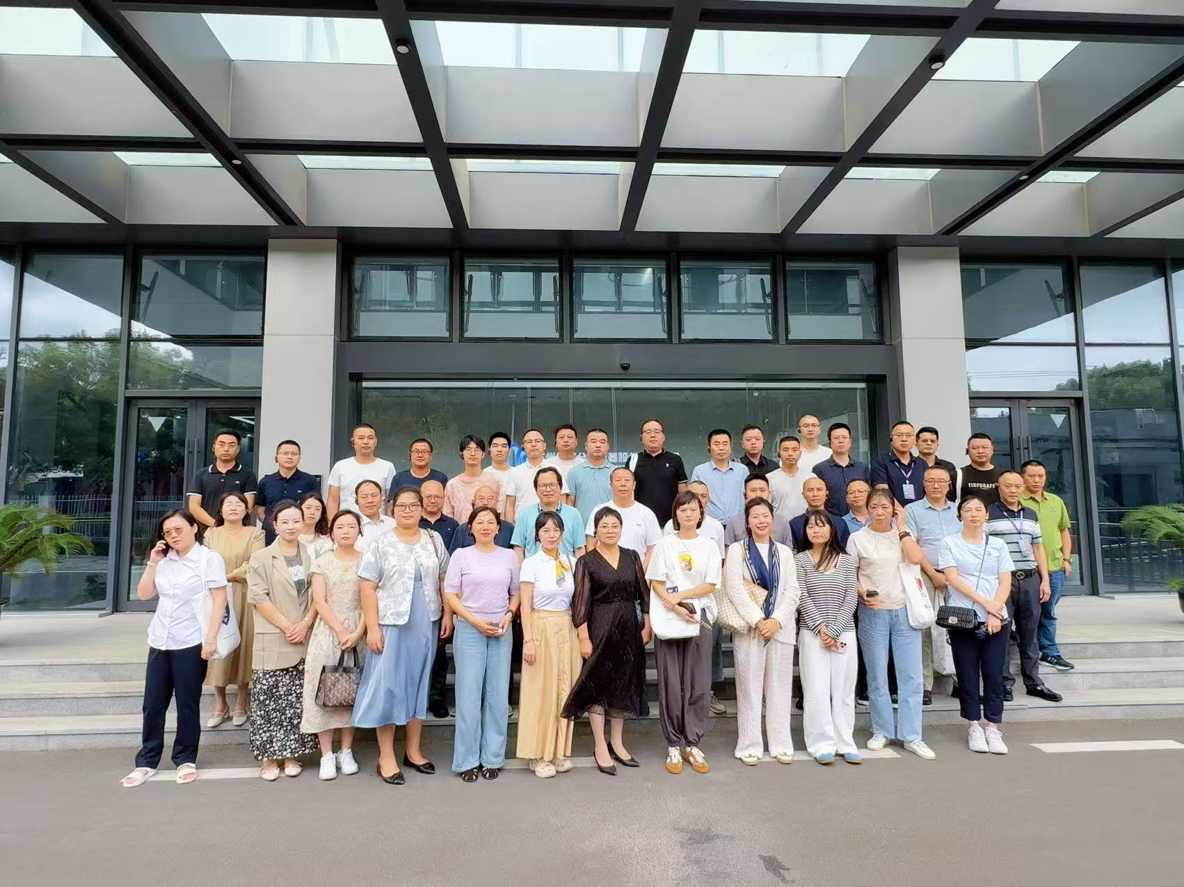 第二期绵阳专精特新企业家班聚焦华体会官方网页版实践