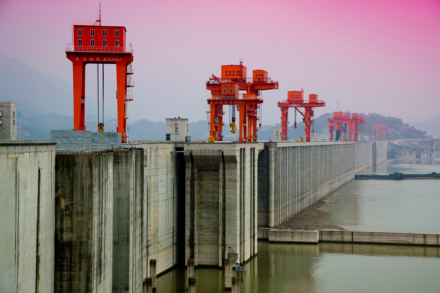 砂岩干湿循环下微观结构劣化机制